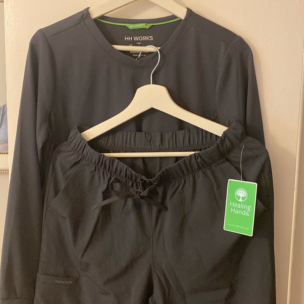 Scrub set